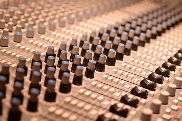 Mixing desk